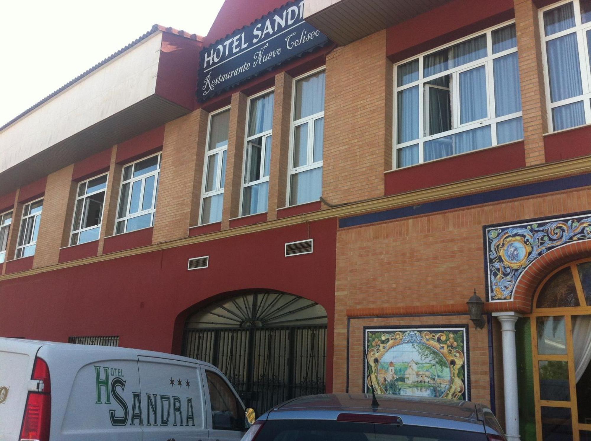 桑德拉酒店 阿尔卡拉德瓜代拉 外观 照片
