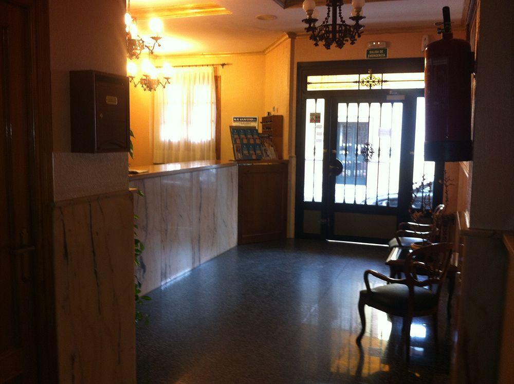 桑德拉酒店 阿尔卡拉德瓜代拉 外观 照片