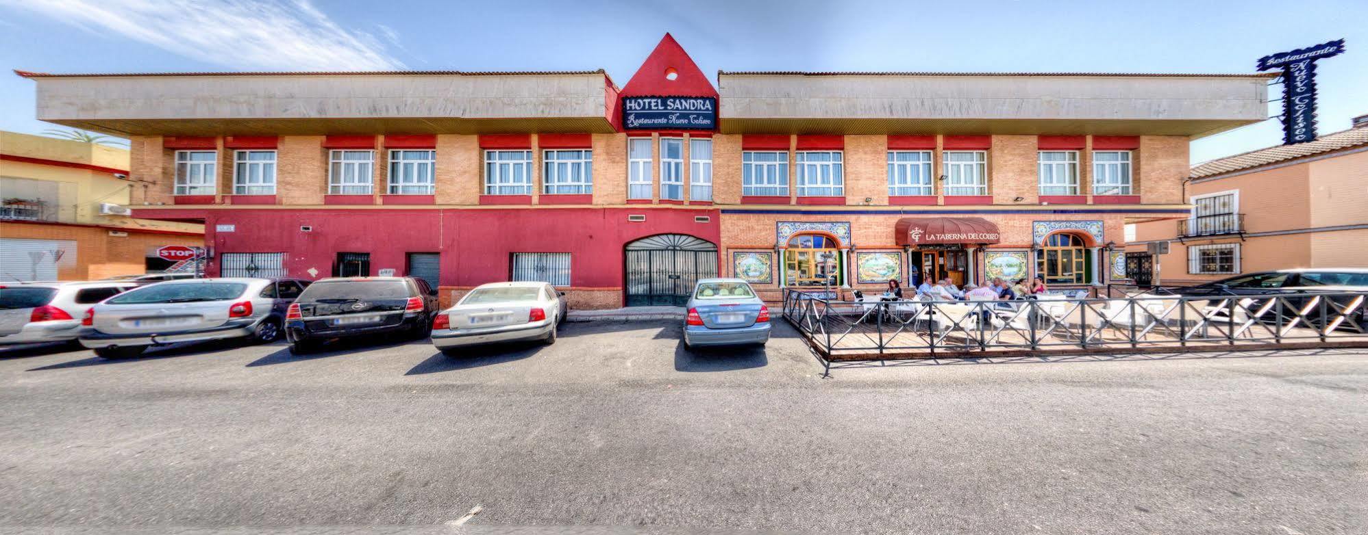 桑德拉酒店 阿尔卡拉德瓜代拉 外观 照片